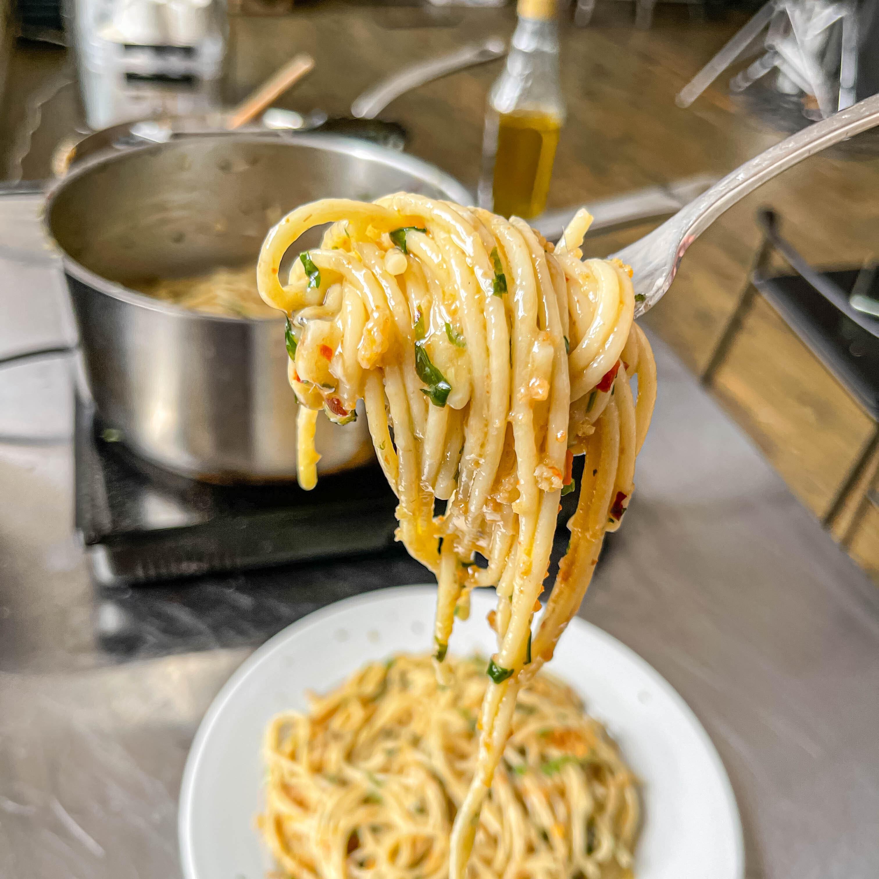 Garlicky Spaghetti with Anchovies Breadcrumbs