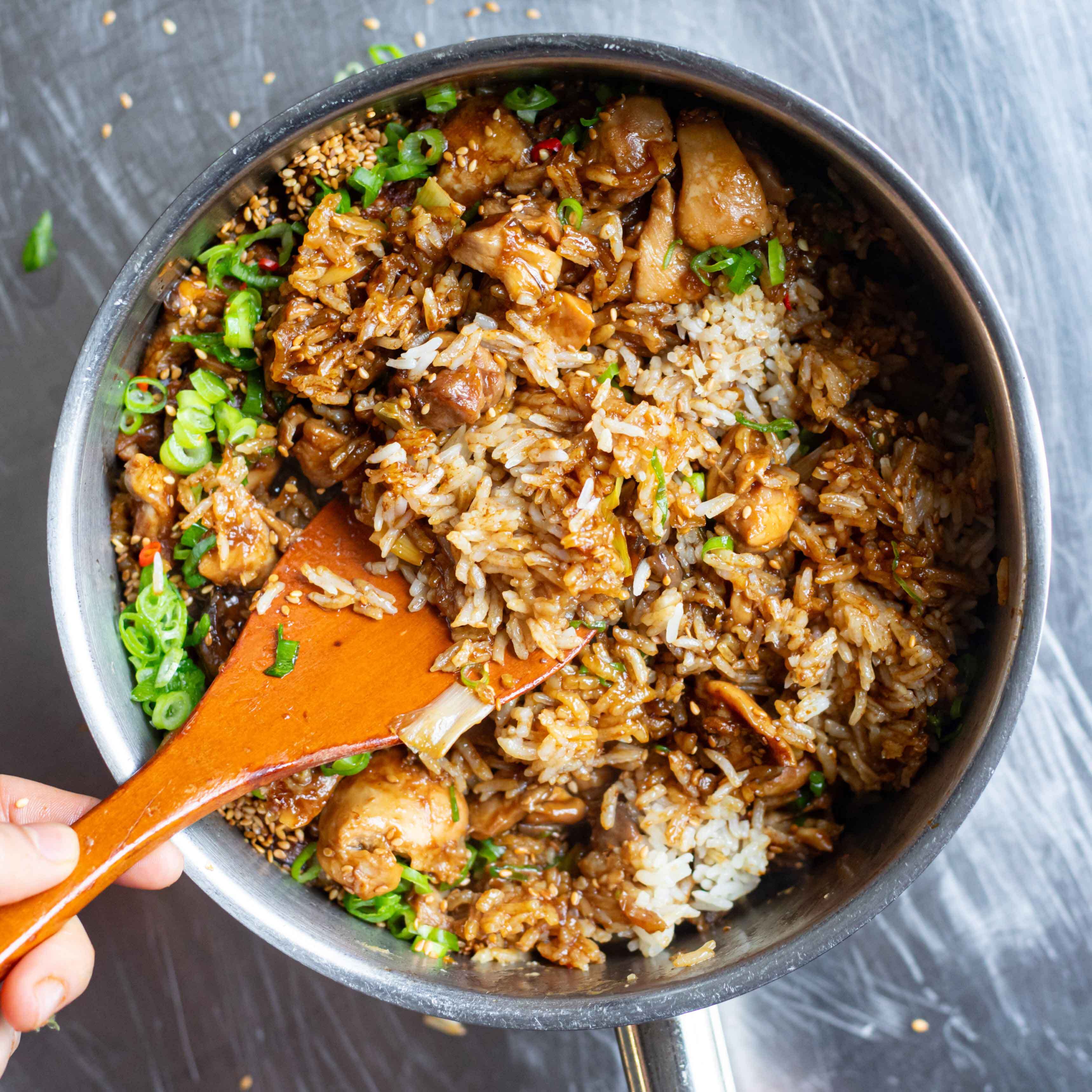 Dark Soy Chicken Mushroom Pot Rice