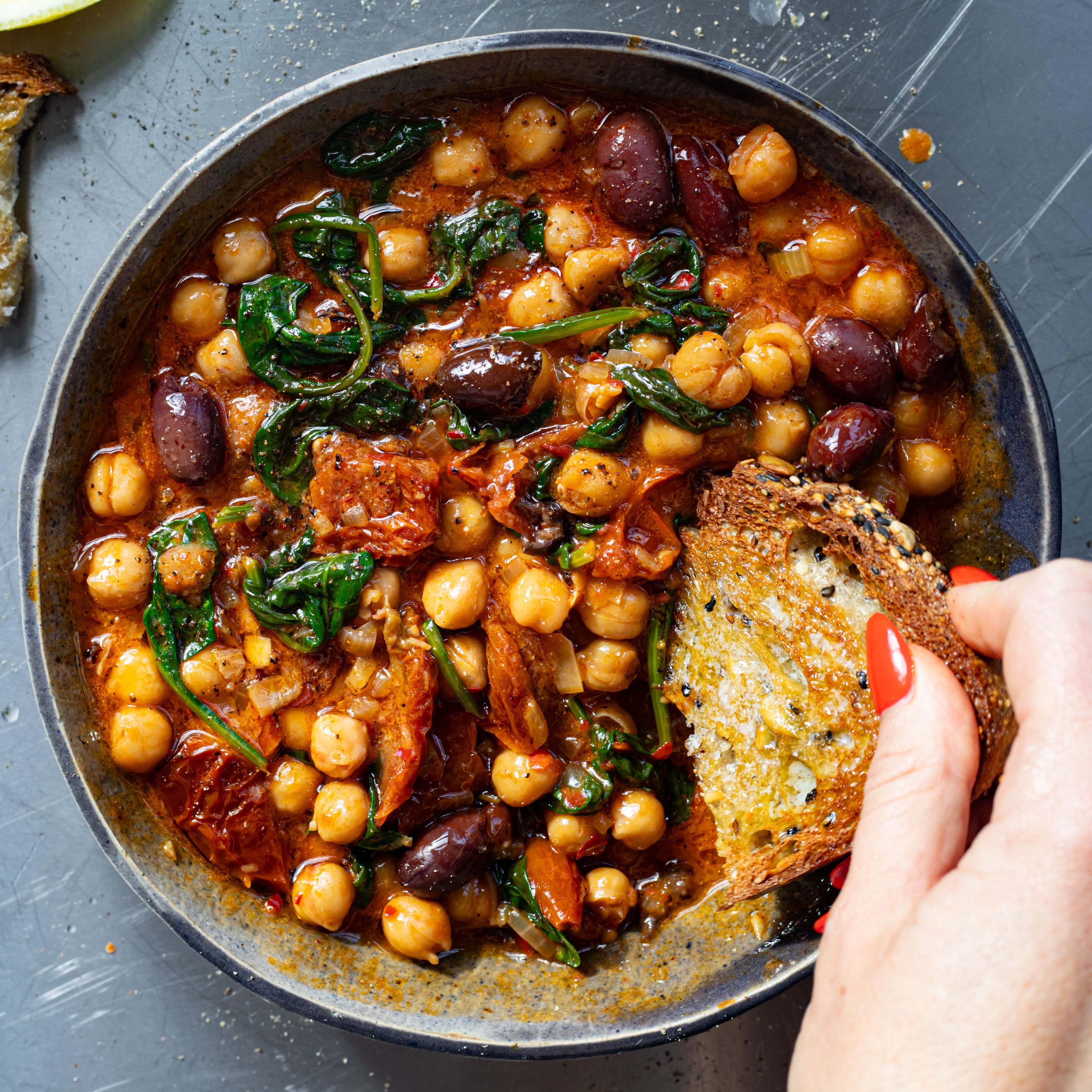 Harissa chickpea bowl with sundried tomatoes