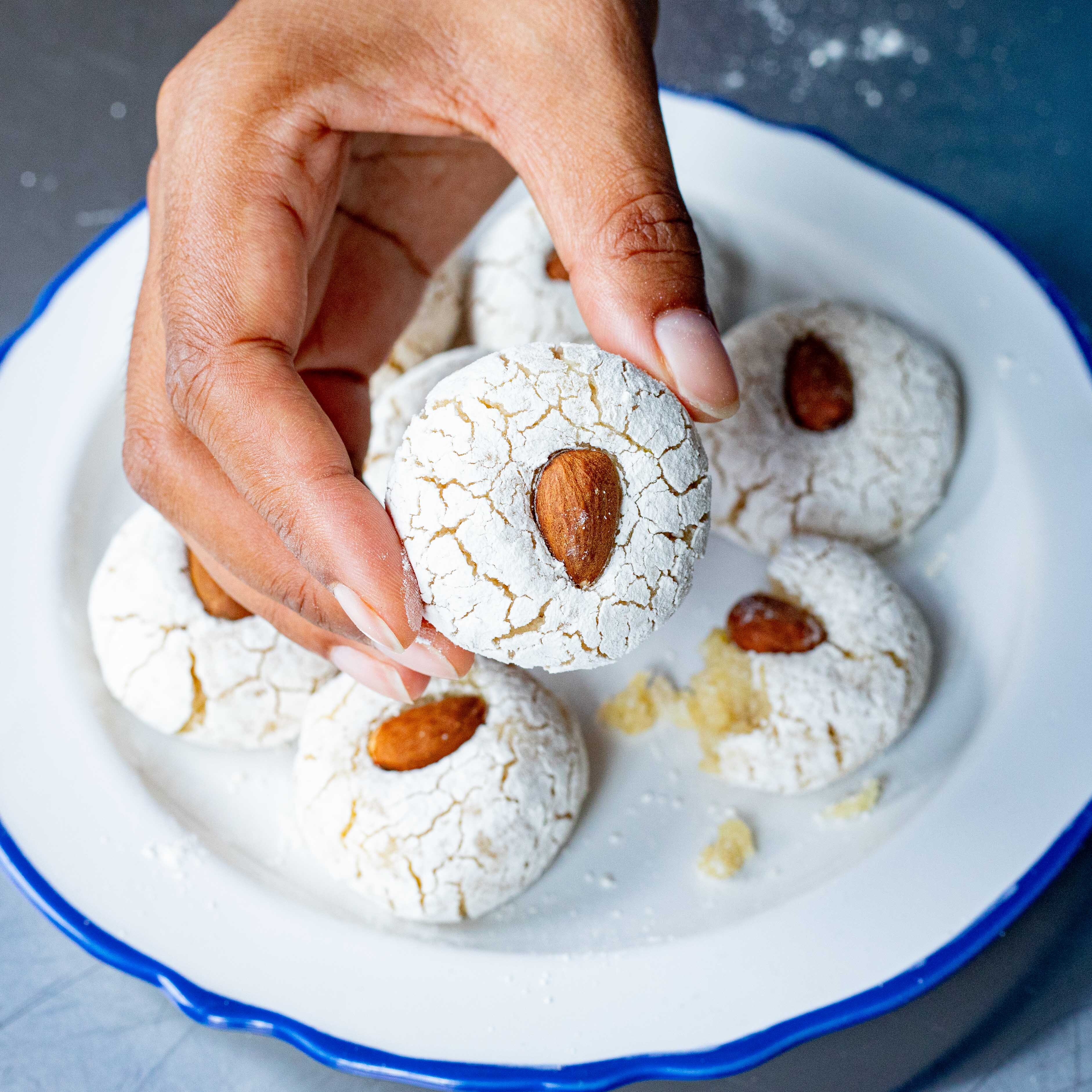 Amaretti Cookies