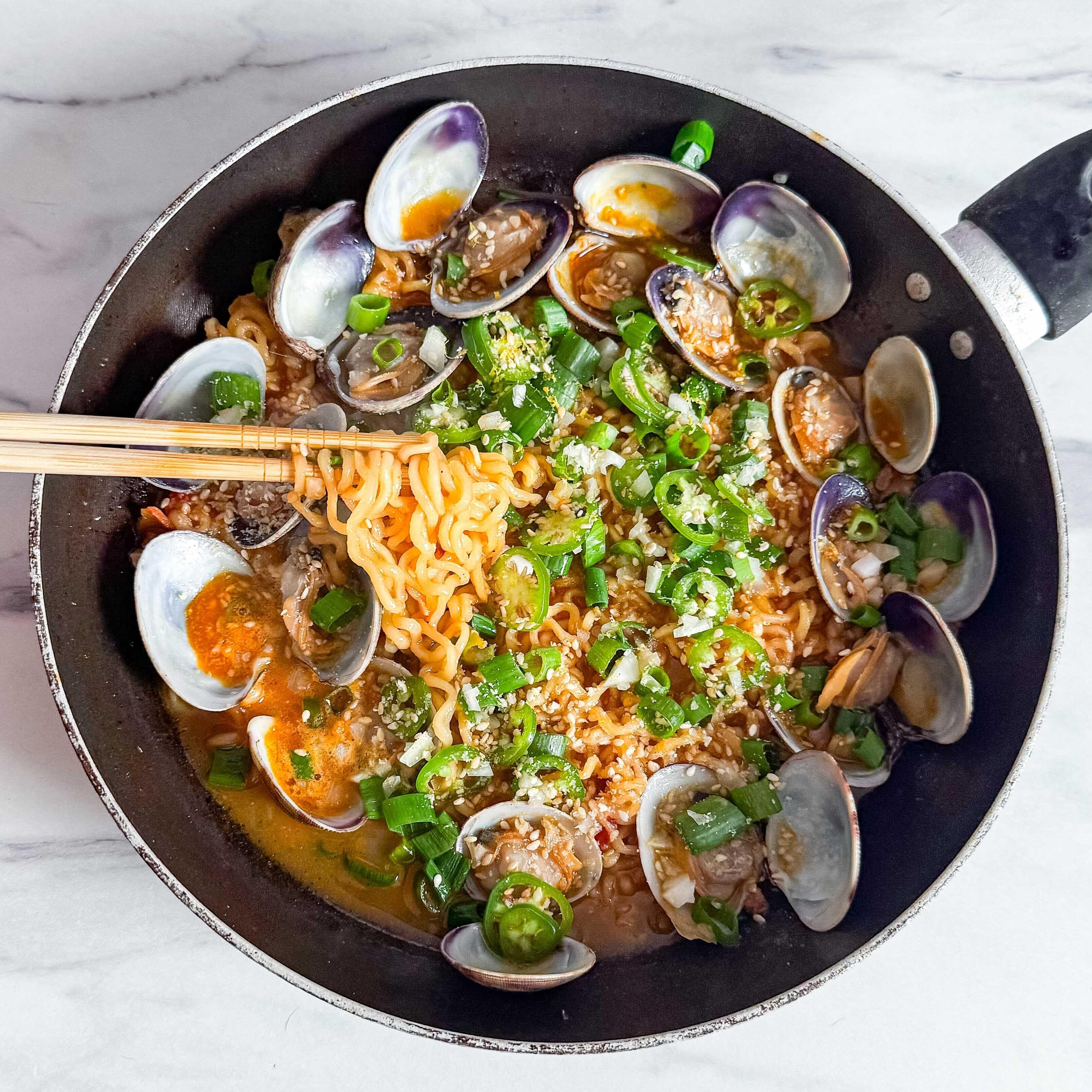 Spicy Clam Ramyun