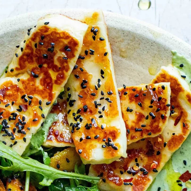 Sticky mango halloumi